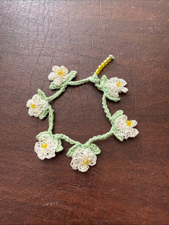 Handmade Jewelry - Brand New Hand Crochet White Gardenias/Beads Bracelet; 7.5” Length